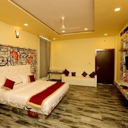 Rock Star Hotel Pushkar Ngoại thất bức ảnh