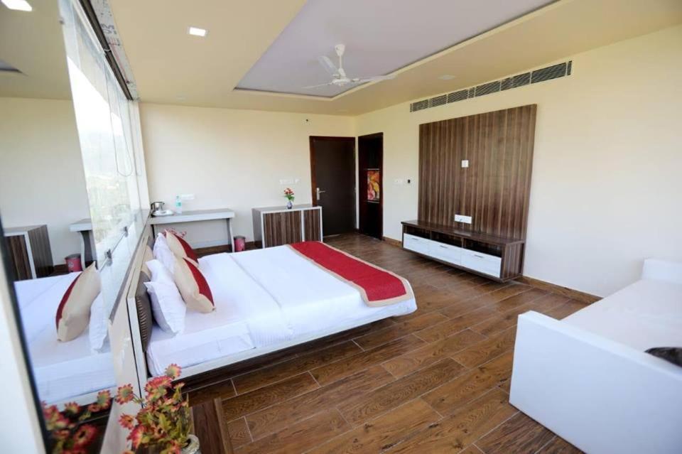 Rock Star Hotel Pushkar Ngoại thất bức ảnh