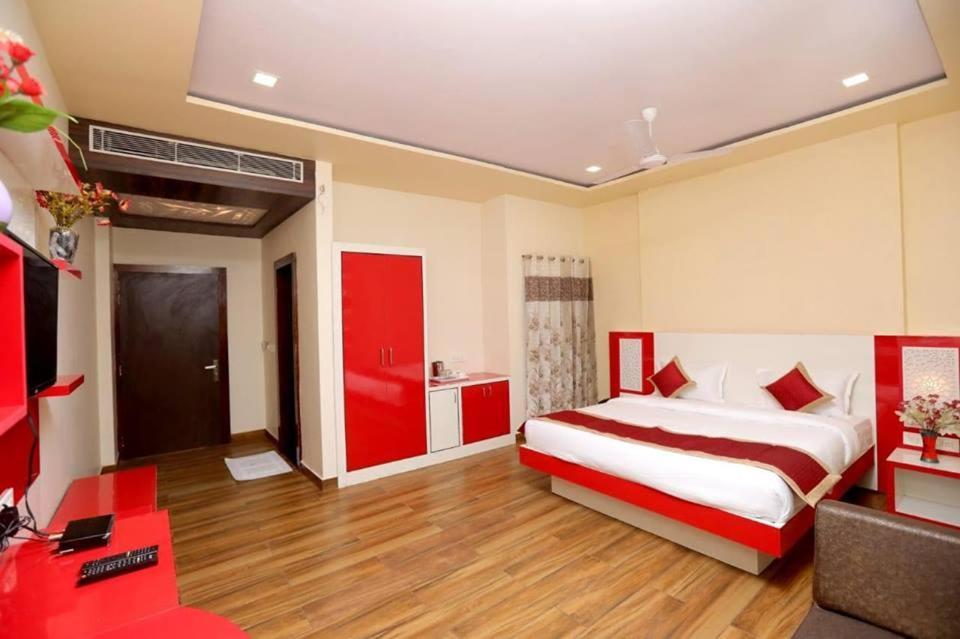 Rock Star Hotel Pushkar Ngoại thất bức ảnh