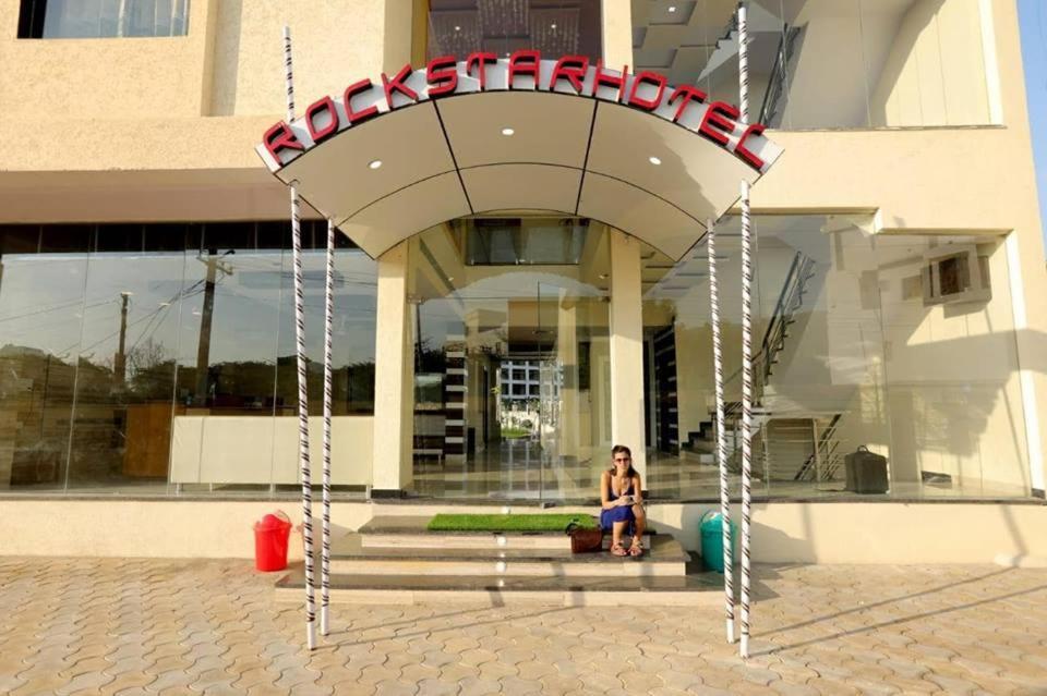 Rock Star Hotel Pushkar Ngoại thất bức ảnh