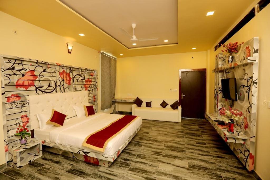 Rock Star Hotel Pushkar Ngoại thất bức ảnh